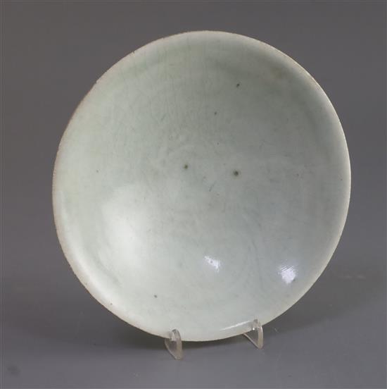 A Chinese qingbai floral dish, Song/Yuan dynasty, D. 18cm, crazed